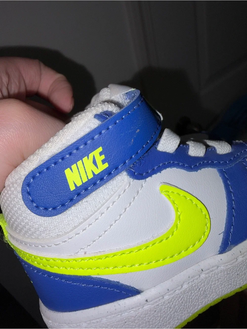 Nike Kids High-Top Sneaker in White, Blue & Neon Yellow